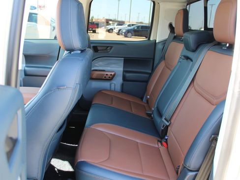 Used 2024 Ford Maverick Lariat image 7