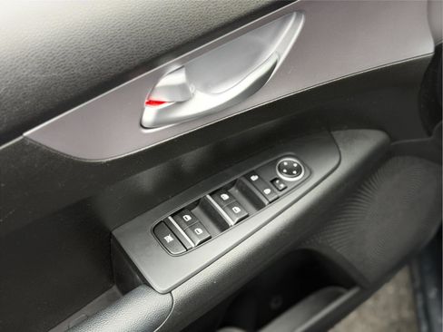 Used 2024 Kia Forte LXS image 14