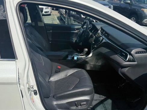 Used 2018 Toyota Camry XLE w/ Audio Package image 10