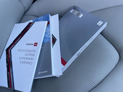 Used 2024 Toyota Grand Highlander XLE image 25