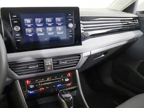 Used 2025 Volkswagen Jetta SE w/ Sunroof Package image 52