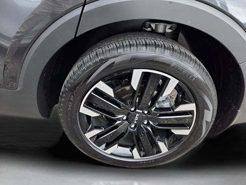 Used 2024 Kia Telluride SX w/ Towing Package image 27