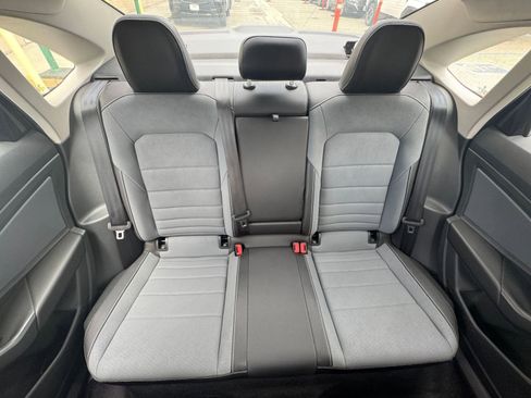 Used 2025 Volkswagen Jetta SE FWD image 39