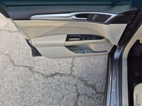 Used 2020 Ford Fusion SE w/ Fleet SE Value Package FWD image 10