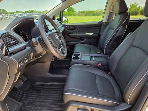 Used 2025 Honda Odyssey Elite image 9