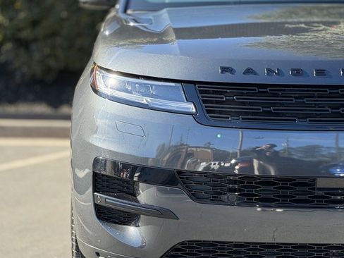 Used 2024 Land Rover Range Rover Sport SE image 4