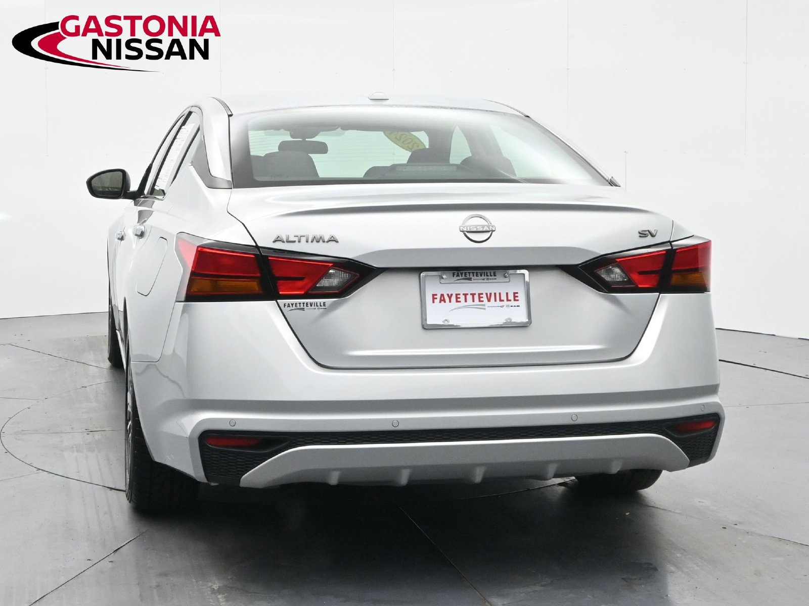Used 2024 Nissan Altima 2.5 SV FWD image 9