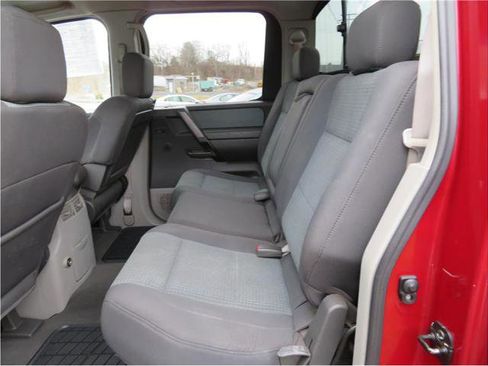 Used 2004 Nissan Titan SE image 6