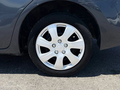 Used 2014 Toyota Corolla LE FWD image 38