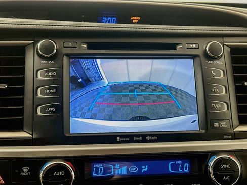 Used 2016 Toyota Highlander XLE AWD/4WD image 14