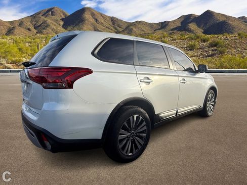 Used 2020 Mitsubishi Outlander ES image 4