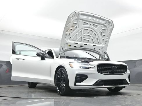Used 2024 Volvo S60 B5 Plus w/ Climate Package FWD image 54