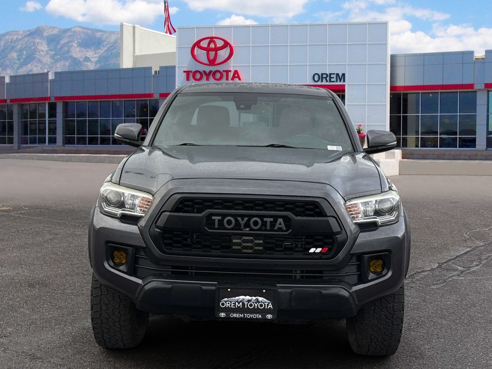 Used 2019 Toyota Tacoma TRD Off-Road w/ Technology Package AWD/4WD image 2