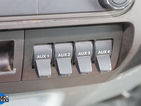 Used 2018 Ford F750 2WD Regular Cab Super Duty image 7