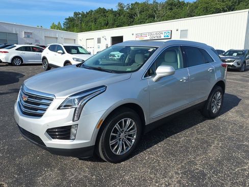 Used 2018 Cadillac XT5 Luxury w/ Driver Awareness Package FWD image 4