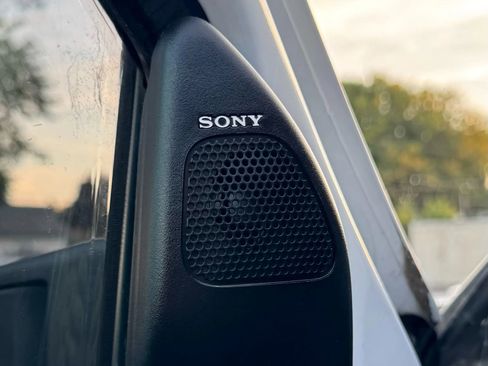 Used 2013 Ford F350 Lariat w/ Chrome Pkg image 17