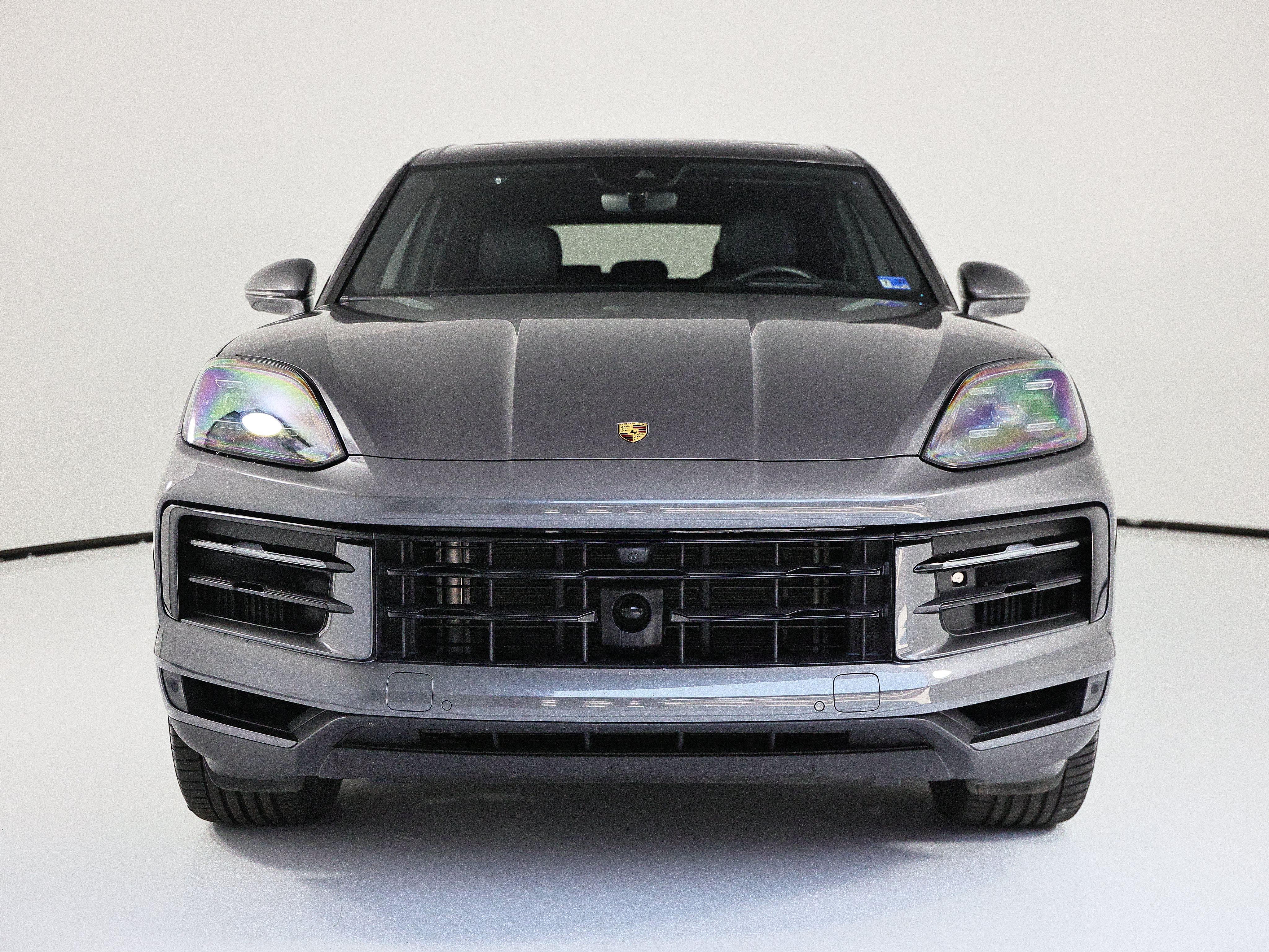 Used 2024 Porsche Cayenne AWD/4WD image 10