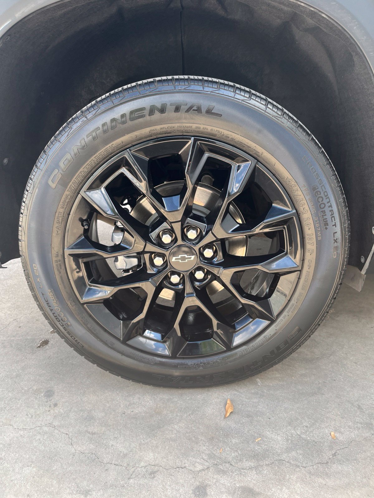 Used 2024 Chevrolet Traverse LT w/ Midnight/Sport Edition FWD image 27