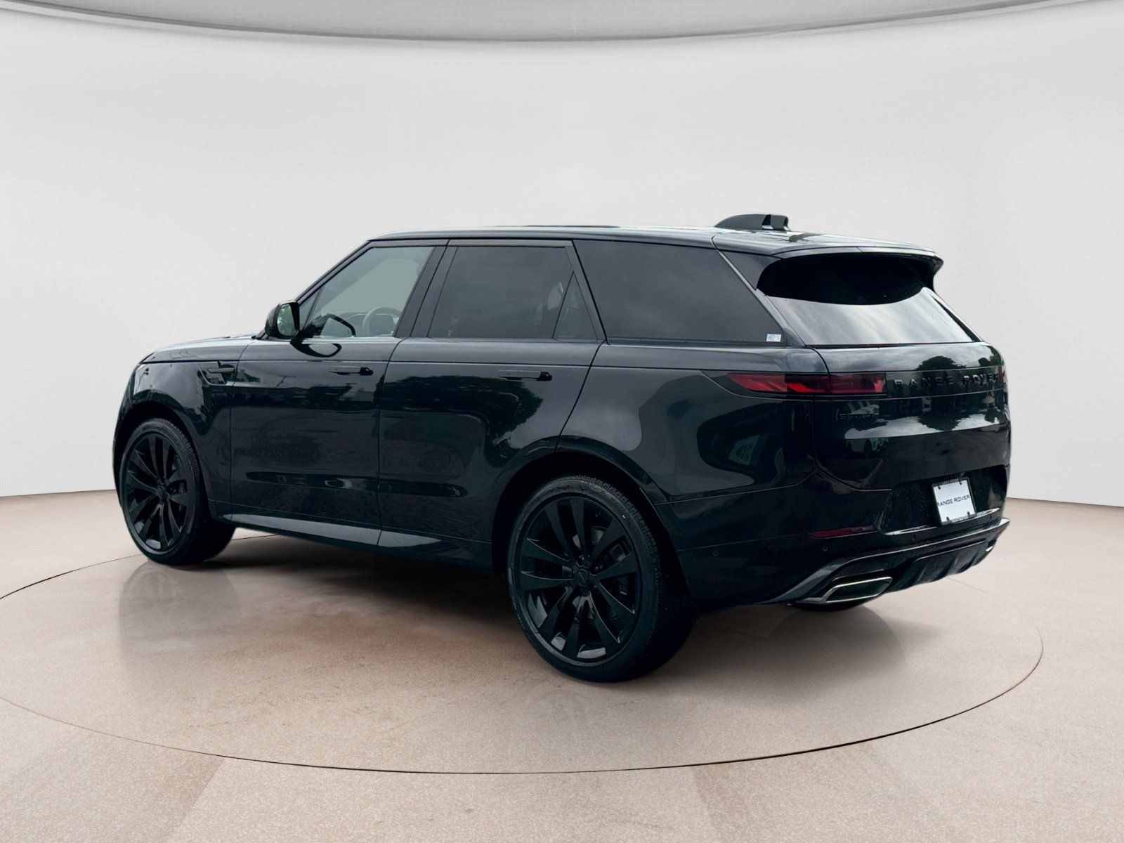 New 2027 Land Rover Range Rover Sport Dynamic SE AWD/4WD image 3