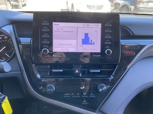 Used 2023 Toyota Camry SE image 17