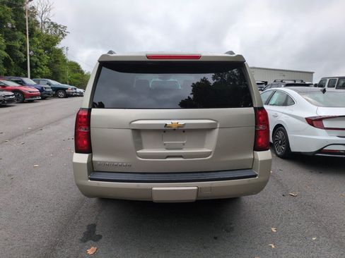 Used 2016 Chevrolet Suburban LT AWD/4WD image 4