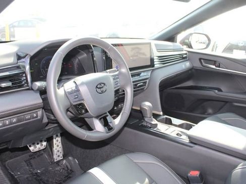 Used 2025 Toyota Camry SE w/ Multimedia Upgrade Package image 12