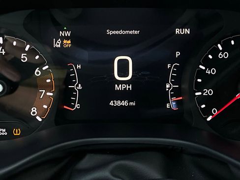 Used 2025 Jeep Compass Latitude image 40