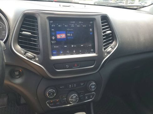 Used 2020 Jeep Cherokee Trailhawk w/ Comfort/Convenience Group AWD/4WD image 13
