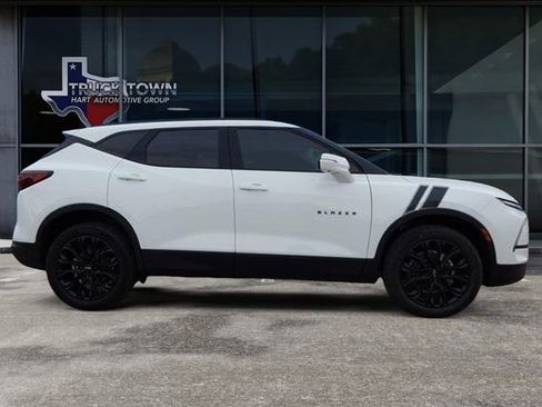 New 2026 Chevrolet Blazer LT w/ LPO, Black Sport Package AWD/4WD image 2