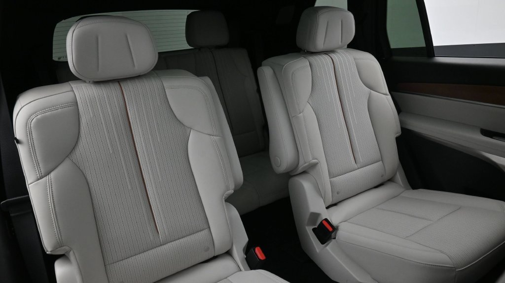 Certified 2027 Cadillac Vistiq Sport AWD/4WD image 12