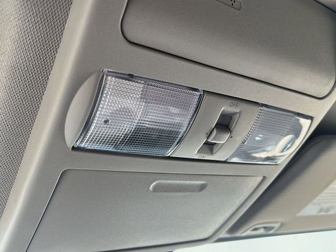 Used 2024 Nissan Frontier SV w/ Hardbody Edition image 23