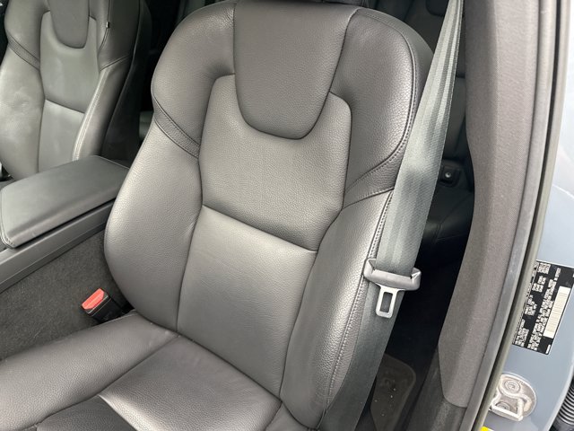 Used 2023 Volvo XC60 B5 Plus w/ Climate Package AWD/4WD image 9