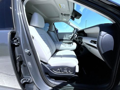 Certified 2026 Hyundai Palisade Calligraphy AWD/4WD image 16
