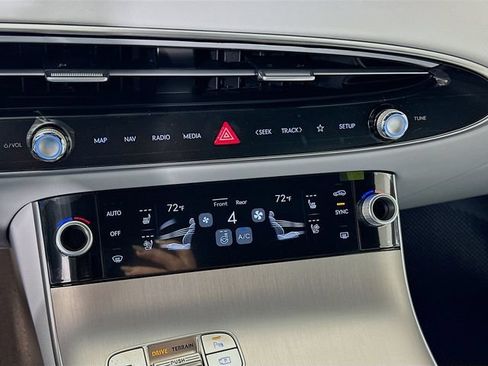 Certified 2026 Genesis GV70 2.5T Advanced AWD/4WD image 14