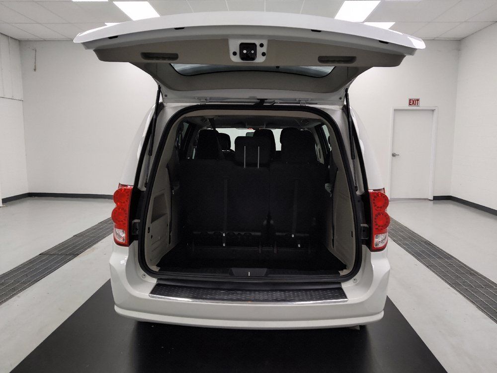 Used 2016 Dodge Grand Caravan American Value Package w/ UConnect Hands-Free Group FWD image 29