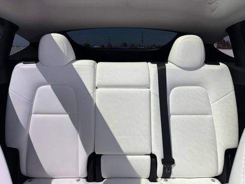 Used 2023 Tesla Model Y Long Range AWD/4WD image 18