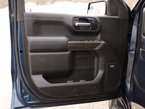 Used 2020 Chevrolet Silverado 1500 RST image 24