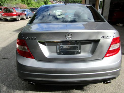 Used 2011 Mercedes-Benz C 300 4MATIC Sedan image 12