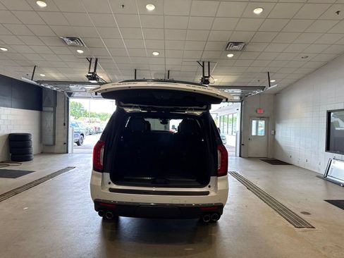 Used 2023 GMC Yukon Denali Ultimate w/ LPO, Floor Liner Package AWD/4WD image 16