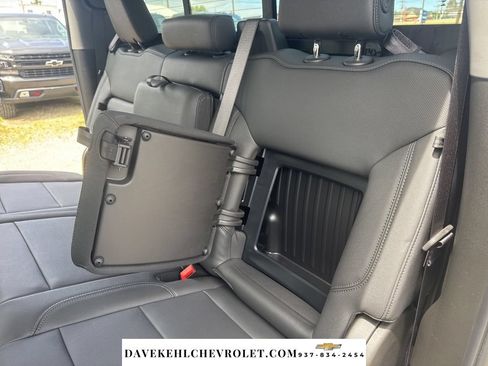 Used 2025 Chevrolet Silverado 1500 LTZ AWD/4WD image 35