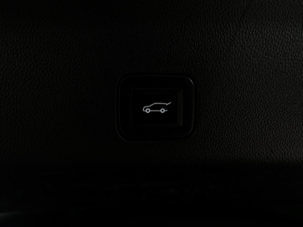 Used 2022 GMC Yukon XL Denali AWD/4WD image 45