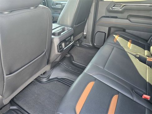 Used 2024 GMC Sierra 1500 AT4 w/ Technology Package image 12