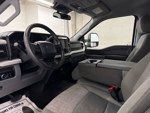 Certified 2025 Ford F350 XLT image 6