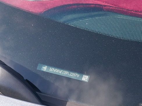 Used 2023 Chevrolet Equinox Premier image 25