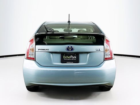 Used 2015 Toyota Prius Four image 7