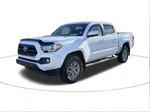 Used 2017 Toyota Tacoma SR5 image 7