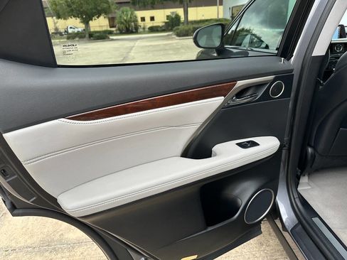 Used 2016 Lexus RX 450h AWD image 17