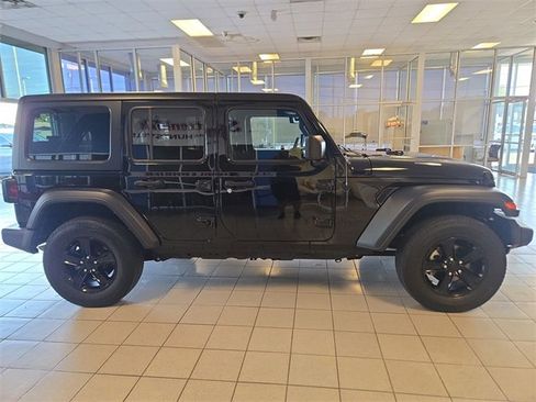 Used 2022 Jeep Wrangler Unlimited Sport image 9