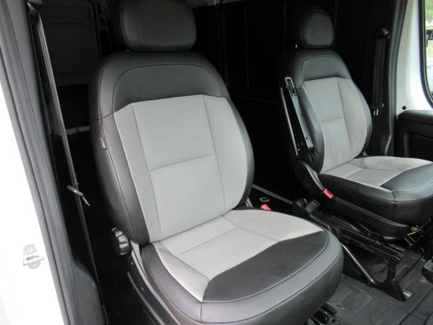 Used 2025 RAM ProMaster 3500 w/ Convenience Group FWD image 9