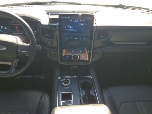 Used 2024 Ford Expedition Max Platinum image 18